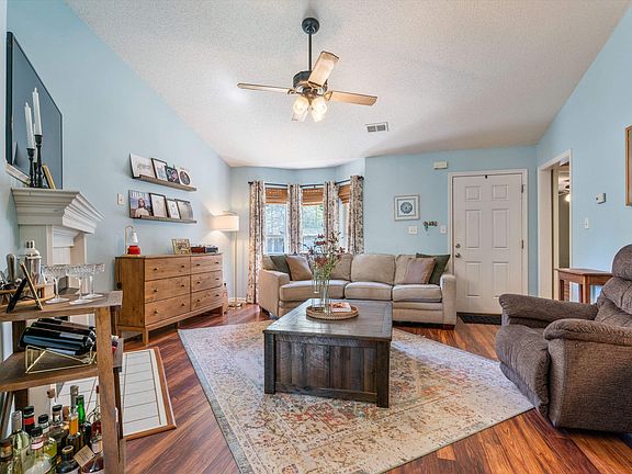 4th image of 10224 Cottage Farms Dr