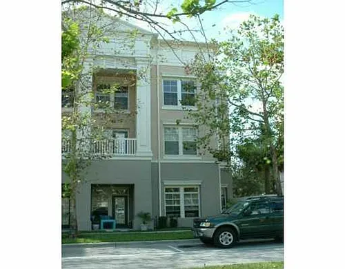 571 Water St Photo 1