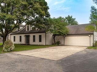 46 Marina Dr, Oswego, IL 60543
