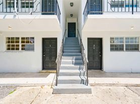 219 NW 10th Ave