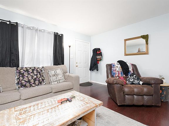 4th image of 231 Tennyson Dr