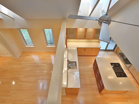 4th image of 555 Boylston St #C1