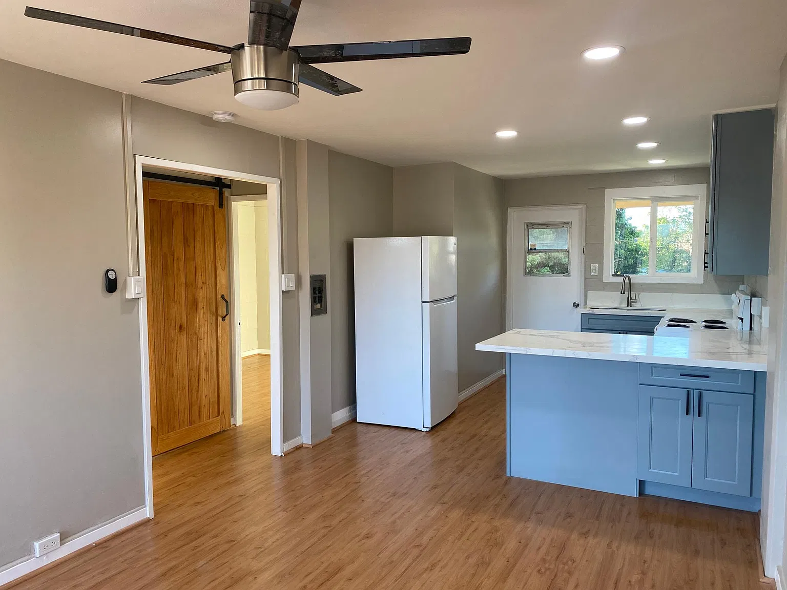 2 bed, $2,300 — Photo 3