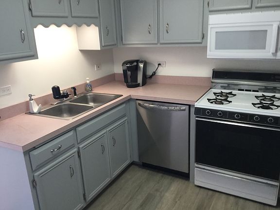 3rd image of 19739 Cambridge Dr