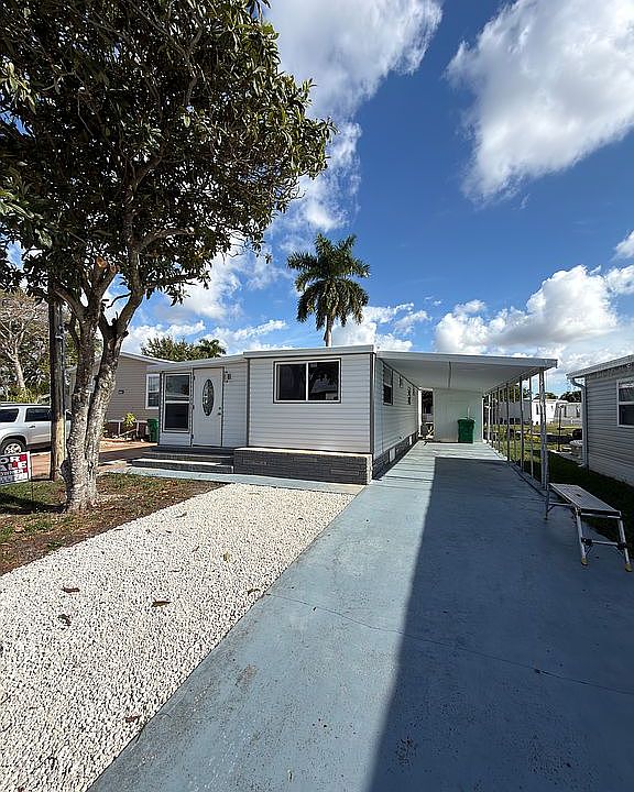 1st image of 1720 SW 85th Ave