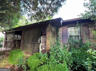 1049 Desota St SE, Gainesville, GA 30501
