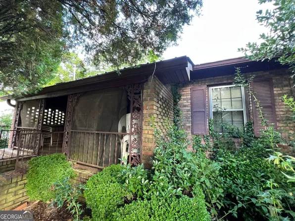 1049 Desota St SE, Gainesville, GA 30501