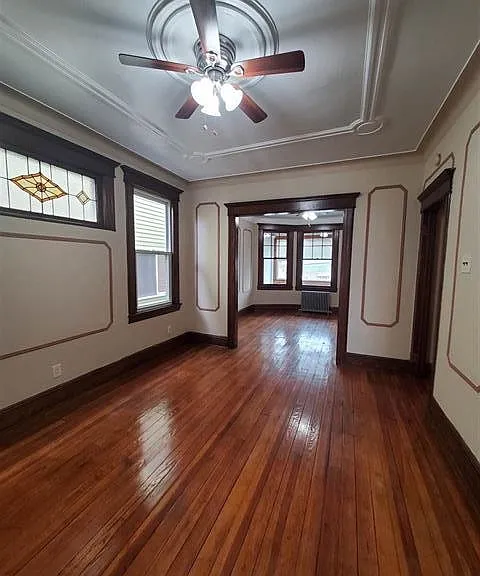 387 Avenue E — Photo 1