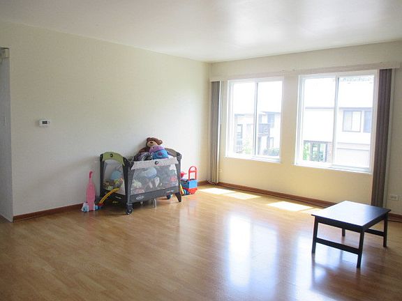 3rd image of 1317 Kingsbury Dr Unit 1