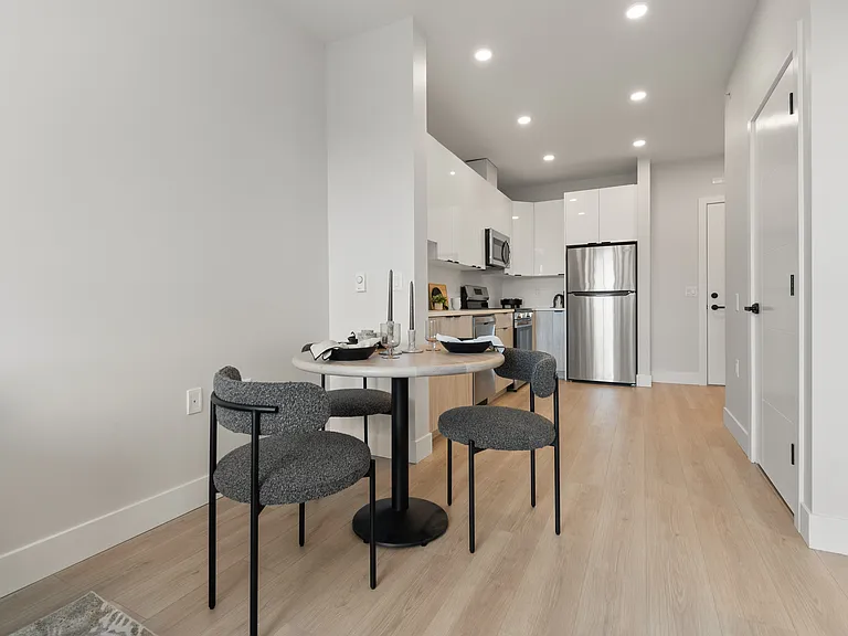45754 Wellington Ave #401 — Photo 11