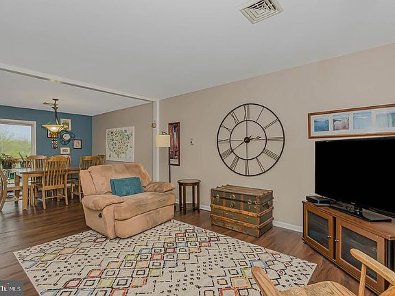 2nd image of 23 N Seasons Dr