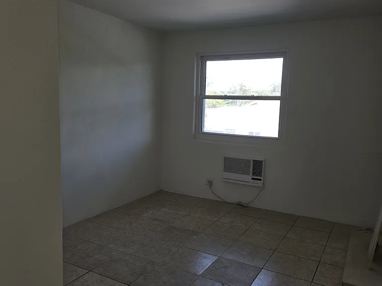 3211 SW 44th St — Photo 18