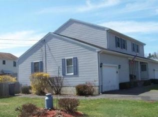 7 Sunflower Ln #A, Westfield, MA 01085