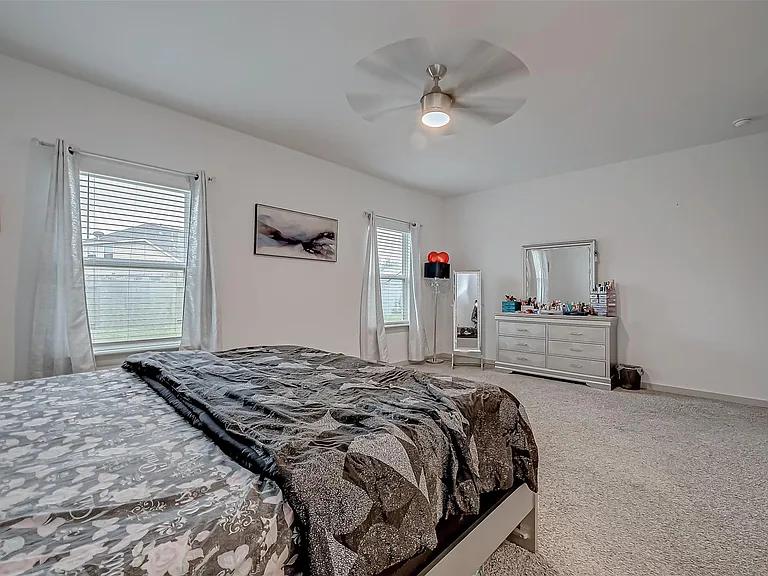 6850 Amber Cliff Ln — Photo 40