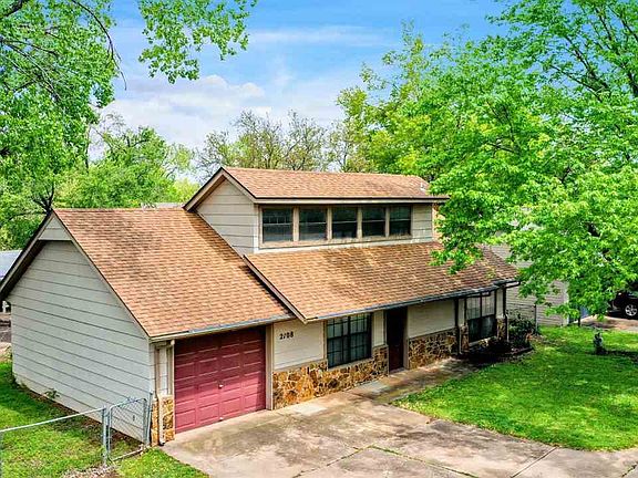 3rd image of 2108 S Crestwood Dr