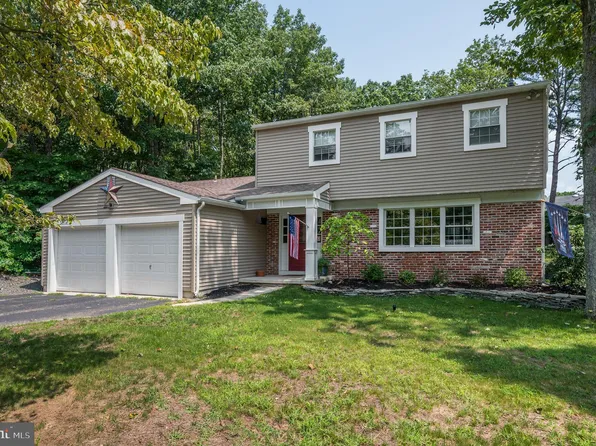 24 Bradford Way, Voorhees, NJ 08043