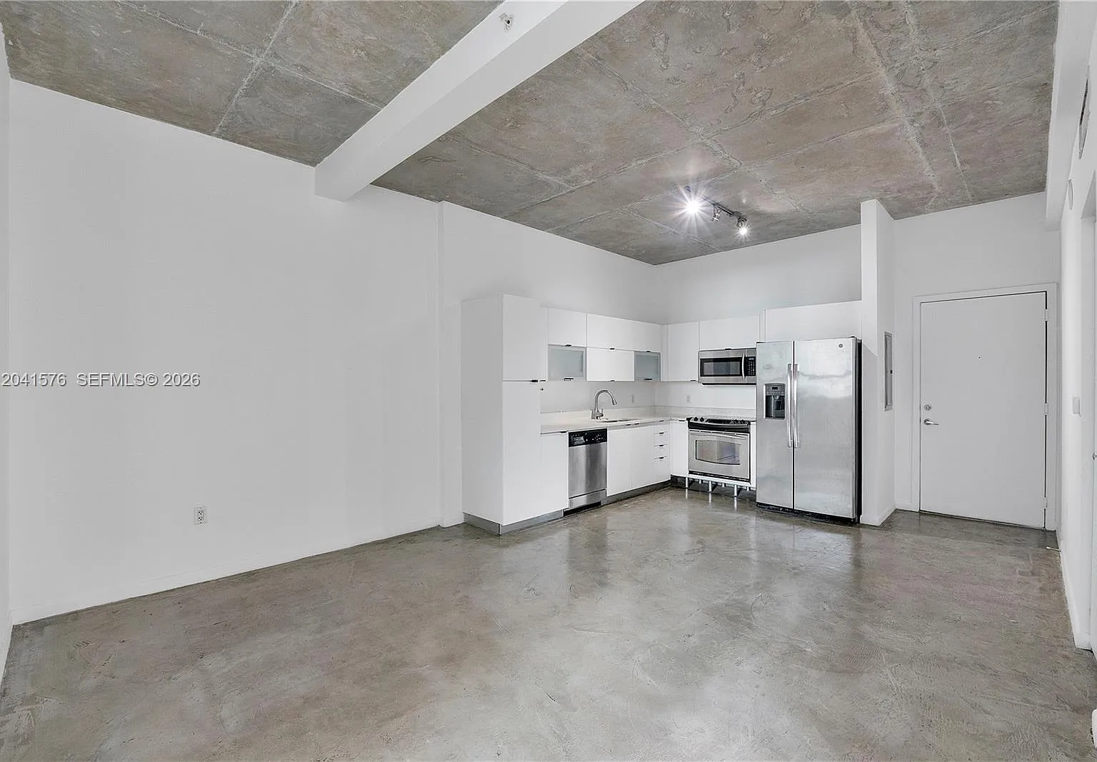 The Loft Downtown Condo — Photo 4