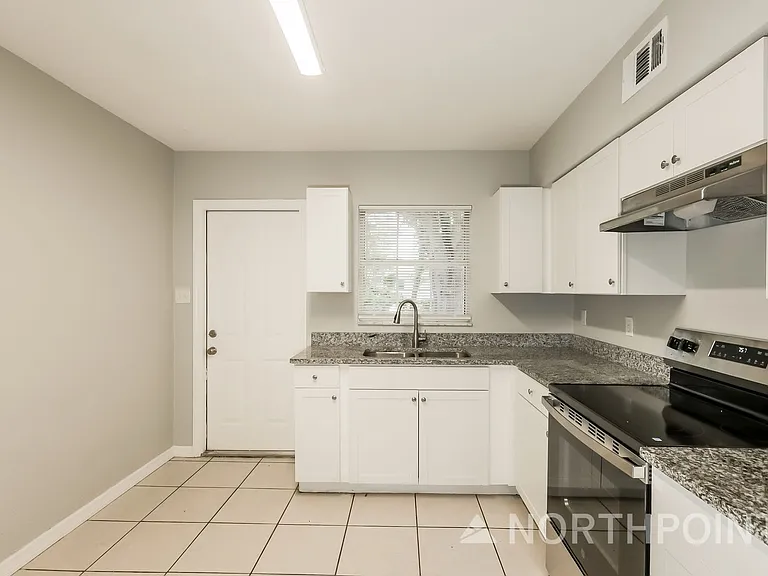 1733 W Saint Louis St — Photo 5