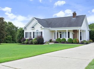 211 Sherman Lakes Dr, Fuquay Varina, NC 27526