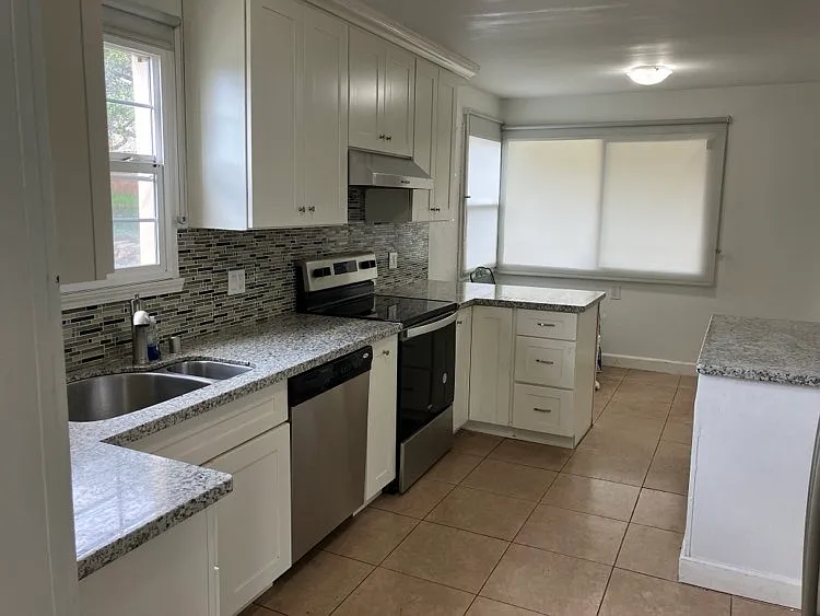 4641 Geranium Pl — Photo 8