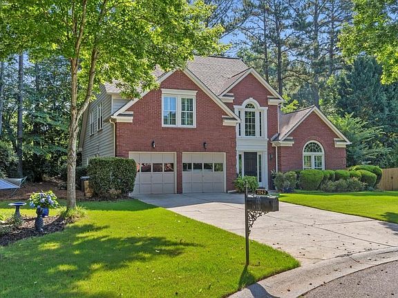 2nd image of 2042 Londonberry Ct
