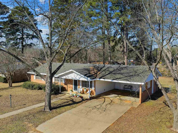 2206 Hendricks St, Gladewater, TX 75647