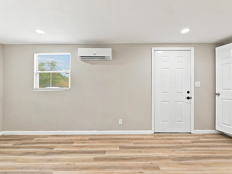 5822 Tampico Rd #B — Photo 5