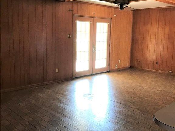 2nd image of 840 Vince Ln