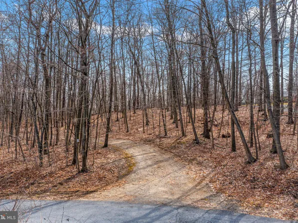 221 Wissinger Rd, Boyertown, PA 19512