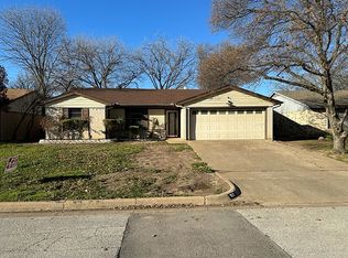 512 Annapolis Dr, Fort Worth, TX 76108
