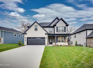 1709 Melton Meadows Dr, Maryville, TN 37803
