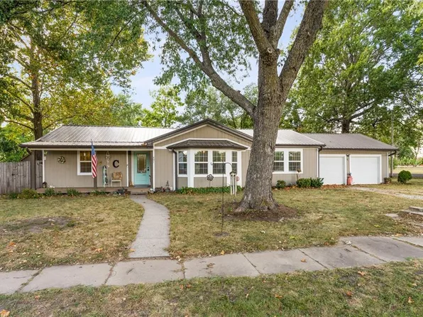 401 N Monroe St, East Lynne, MO 64743