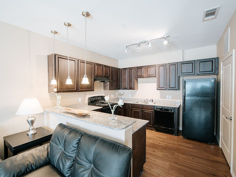 1st image of 275 E Allen St #8382742