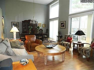 5th image of 699 Claridge Ln
