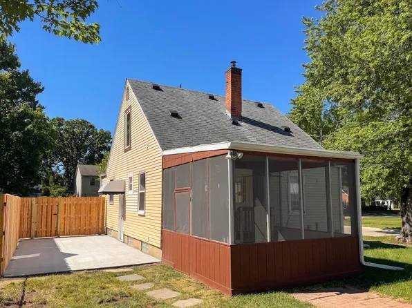 407 Roth Blvd, Clawson, MI 48017