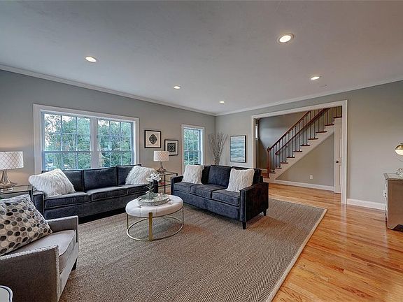 3rd image of 204 Hunting Hill Dr #203