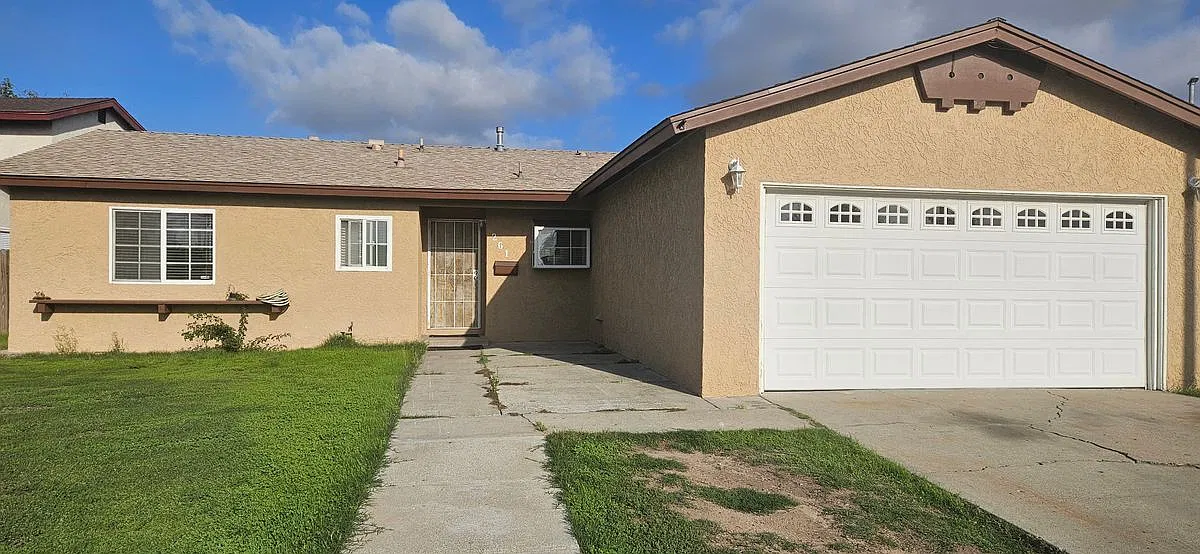 3 bed, 1.5 bath, 1024 sqft, $3,350 — Photo 1
