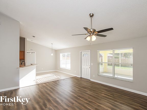 4th image of 186 Bamboo Ave SE
