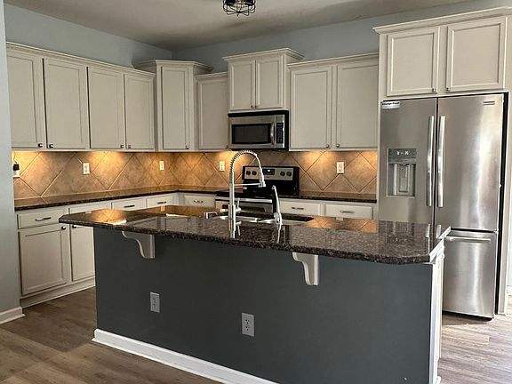 3rd image of 2174 Durand Rd