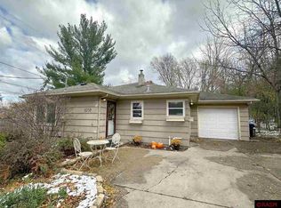 1509 Woodland Ave, Mankato, MN 56001