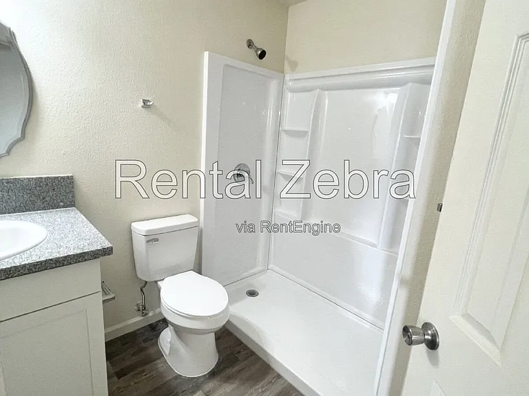 10 E 18th St #6 — Photo 4