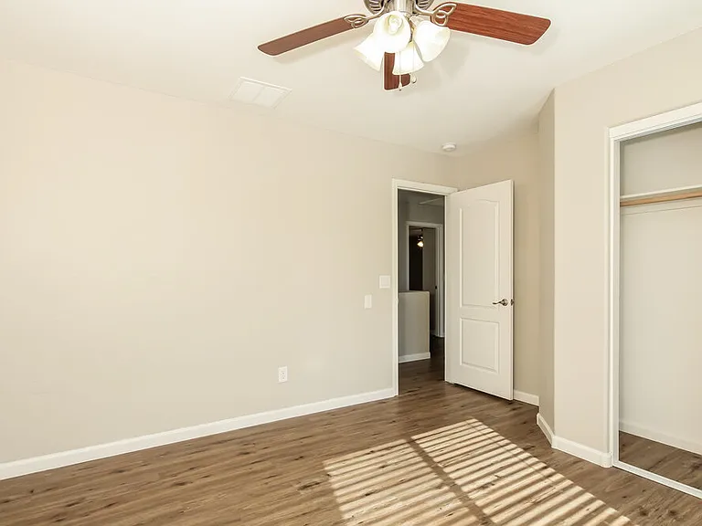 12121 W Avenida Del Rey — Photo 10