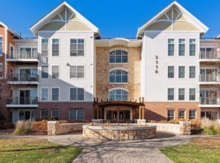 3110 N Chestnut St UNIT 204, Chaska, MN 55318