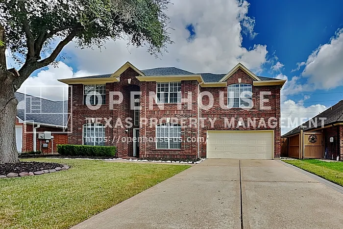 3 bed, 2.5 bath, 2382 sqft, $2,200 — Photo 1