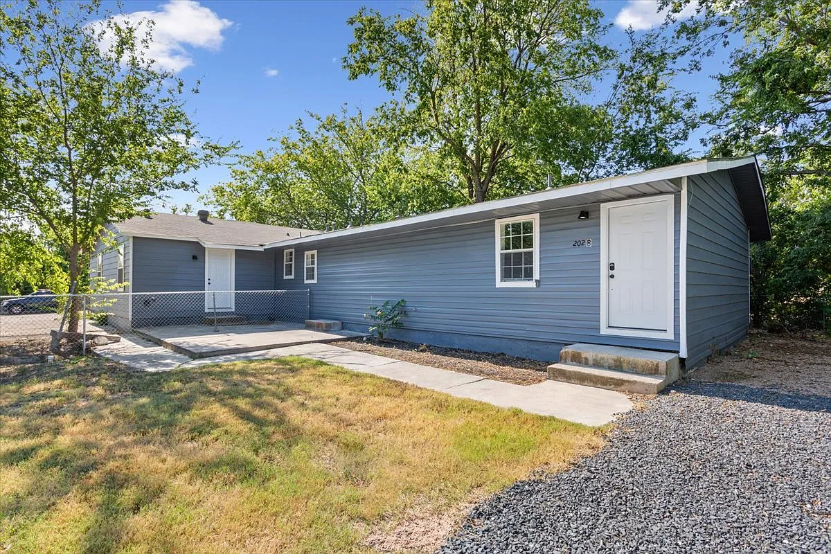 202 Marston Avenue - 2 — Photo 4