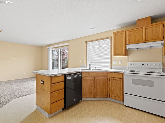 3rd image of 17009 NE 19th Way