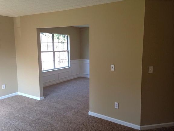 2nd image of 6175 Emerald Pointe Cir
