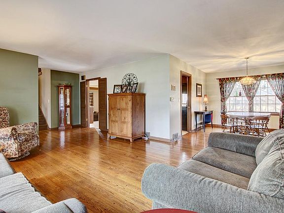 4th image of 321 Shady Dr