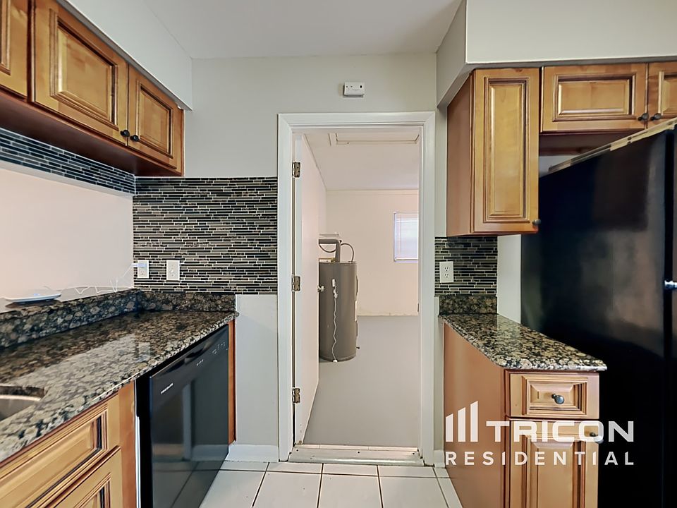 1st image of 1794 Lakeview Village Dr