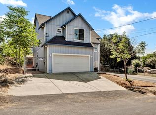 3196 12th St, Clearlake, CA 95422